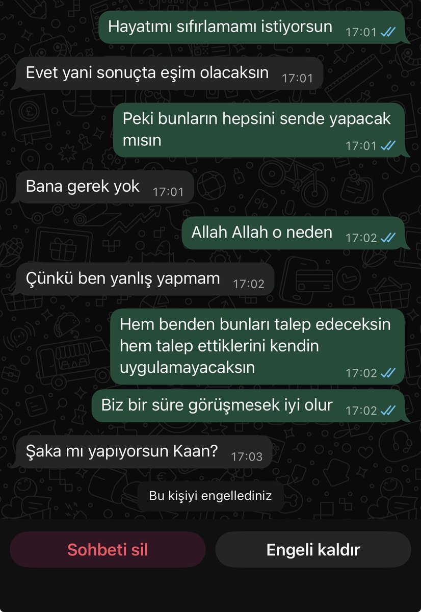 haberGBT's tweet photo. ‘Telefonunun şifresini bana verir misin?’ diyerek başladı, ayrılıkla sonuçlandı! Evlilik öncesi WhatsApp konuşmaları viral oldu.

👩‍🦳: Senden bir ricam olacak.

👨🏻: Söyle aşkım.

👩‍🦳: Telefonunun şifresini bana verir misin?

👨🏻: Bunu daha önce konuştuk.

👨🏻: Neden böyle bir talepte bulunuyorsun?

👩‍🦳: Evleneceğim adamın istediğim zaman telefonuna bakmak istiyorum. Bizim gizli saklımız mı var?

👨🏻: Bana güvenmiyor musun?

👩‍🦳: Güveniyorum tabii ama dışarıya güvenmiyorum. Emin olmam lazım.

👨🏻: Hem güveniyorum diyorsun hem emin olmam lazım diyorsun. İkisi çok farklı şeyler.

👩‍🦳: Ayrıca eski sohbetlerini de sil.

👨🏻: Ne sohbeti?

👩‍🦳: Geçmişte kimle ne yazıştıysan işte.

👨🏻: Hayatımı sıfırlamamı istiyorsun.

👩‍🦳: Evet yani, sonuçta eşim olacaksın.

👨🏻: Peki bunların hepsini sen de yapacak mısın?

👩‍🦳: Bana gerek yok.

👨🏻: Allah Allah, o neden?

👩‍🦳: Çünkü ben yanlış yapmam.

👨🏻: Hem benden bunları talep edeceksin hem de talep ettiklerini kendin uygulamayacaksın.

👨🏻: Biz bir süre görüşmesek iyi olur.

👩‍🦳: Şaka mı yapıyorsun?