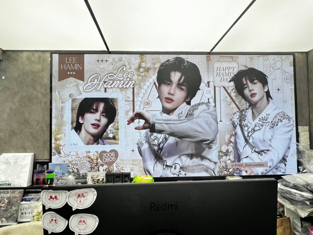iamxxin's tweet photo. May warmth surround Hamin as you step into your brilliant twenties.

HAPPY 20TH HAMIN DAY
#해피하민데이_나의자전거소년
#20DreamsWithHamin https://t.co/TnJLlrn1p4