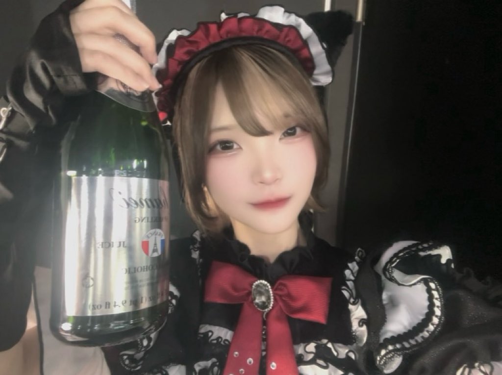 Ny_ouka's tweet photo. 本日のお留守番終了です‼️

まったりな日だったけど
配信見に来てくれたりキャスドリ頂いたりそしてそしてシャメイのポンもありがとうございましたʕ ◦`꒳´◦ʔ

次の出勤はすこし離れて1週間後の8/10だけどオーラスでいるから会いに来てね https://t.co/yeI4AWcxQ2