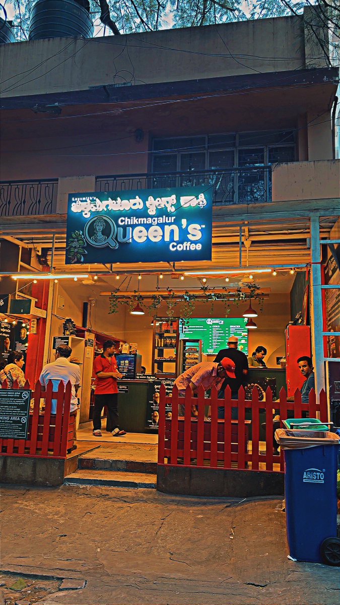 nanu_milana's tweet photo. #spot3 
📍Leesmith's Chikmagalur Queen's Coffee
A lively coffee spot with a good range of options
I tried their coffee jelly, and it was something unique https://t.co/KjmIByKyCg
