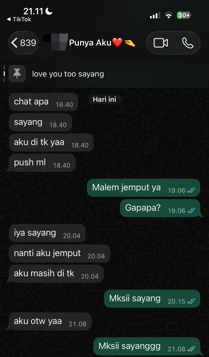 phototimezone's tweet photo. Aku tiap kerja di anter jemput sama pacar ku, kamu sama juga ga? https://t.co/fAd5VnlkFD