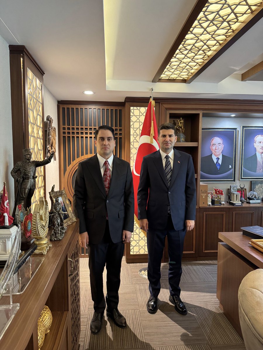 burakkilictc's tweet photo. Bizleri tedrisatıyla yetiştiren, yanında yol yürümekten daima şeref ve bahtiyarlık duyduğumuz Ülkü Ocakları Genel Başkanımız, Sayın Ahmet Yiğit Yıldırım’ı ziyaret ederek emir ve talimatlarını aldık.

Liderimiz Sayın Devlet Bahçeli’nin çizdiği istikamette; Türk gençliği, Türk milleti ve kutlu davamız için aynı inanç, aynı sadakat ve sarsılmaz bir kararlılıkla çalışmaya devam edeceğiz.