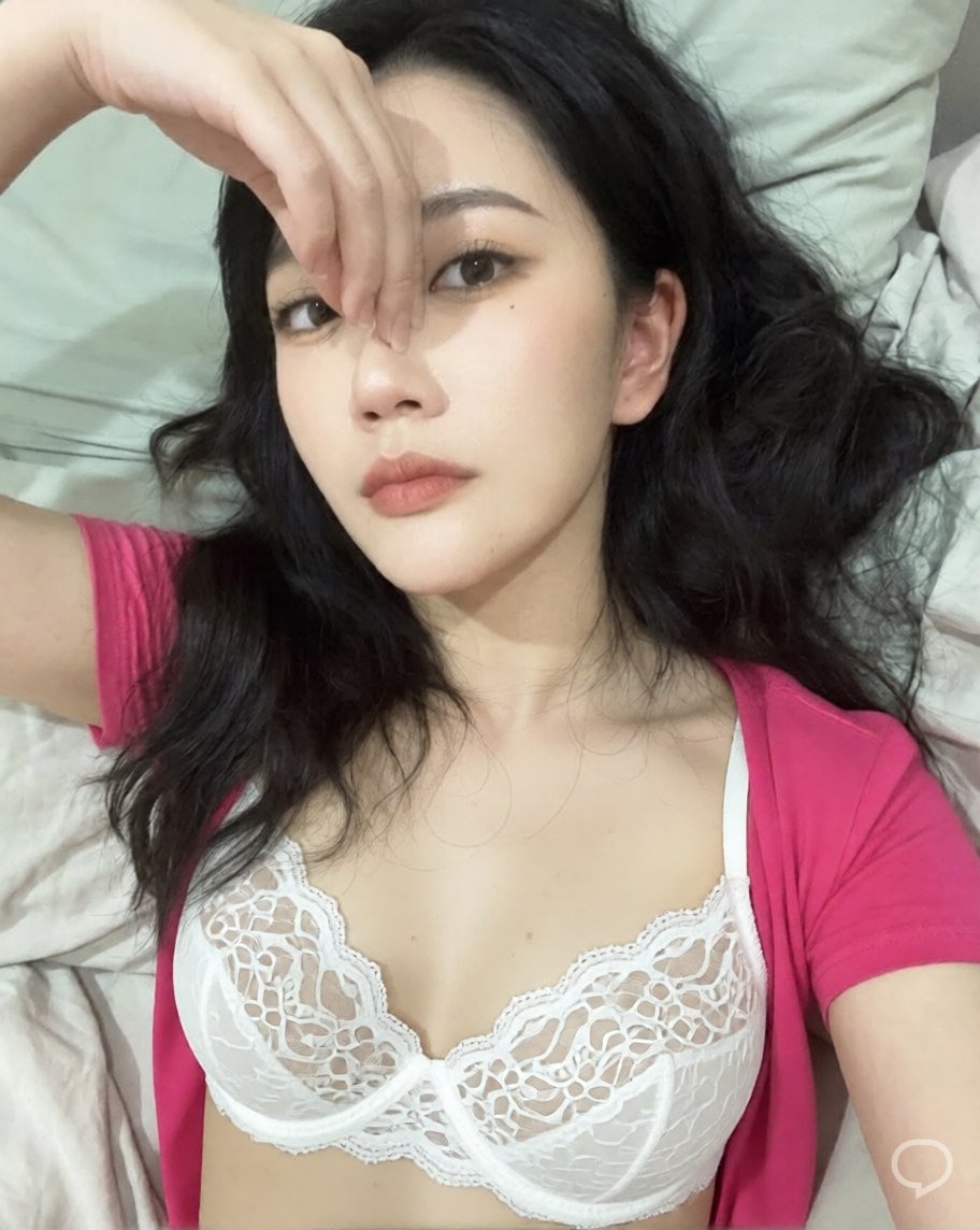 lookthereplies's tweet photo. pink-white https://t.co/8bFKaR4SB8