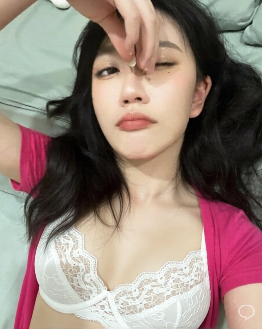lookthereplies's tweet photo. pink-white https://t.co/8bFKaR4SB8
