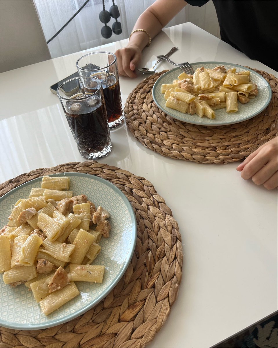 _ruvun's tweet photo. allahim bizim canimizi 3 saate kadar alma su yemegi yiyebilelim https://t.co/6TkDdscPhR