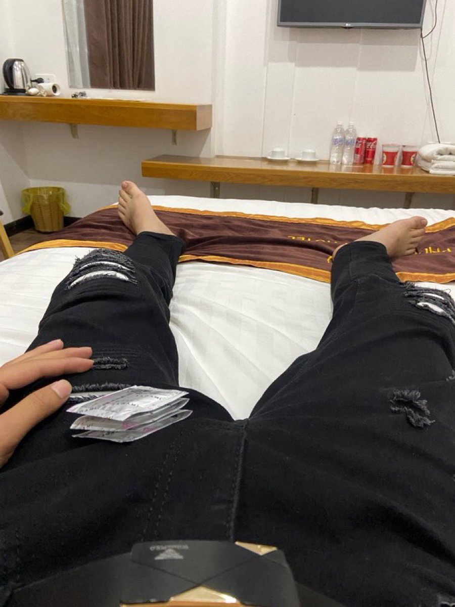 Ph4tLe's tweet photo. 5 cái k biết đủ chưa https://t.co/bXS5H2DwIR