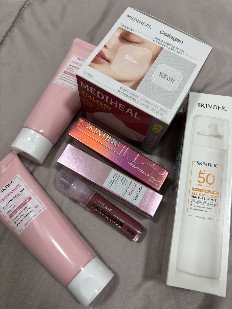flossy4ourth's tweet photo. ไปซื้อสกินแคร์ที่รับรองโดยน้องโฟร์ท 😚 เจอกันที่คอนเสิร์ตนะ เราตื่นเต้นพอๆกับคุณ 🥳💙 @tawattannn 

FOURTH 1ST SOLO CONCERT
#FourthConcert https://t.co/rUR5iSxYzT