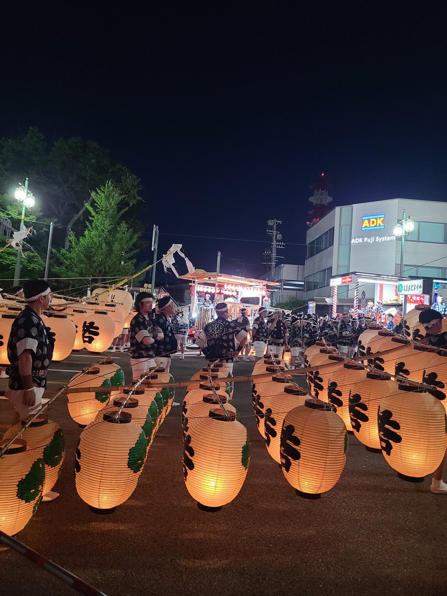 occultsniper's tweet photo. 竿燈祭りを観てきました
以前は演技をする側でしたので観る側としては20数年振りになります
#竿燈祭り
#東北の祭り
#akitacity
#スマホ写真
#japanesecountryside https://t.co/ymH25SX5gA