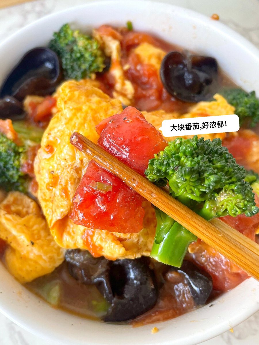 MerleneMcm77m's tweet photo. Craving a light yet satisfying meal Try this 5-minute spinach u0026 mushroom egg scramble! Low in calories, high in protein, perfect for your weight loss plan. #EasyFitMeals #HealthyEating， https://t.co/jdgS9qSvP8