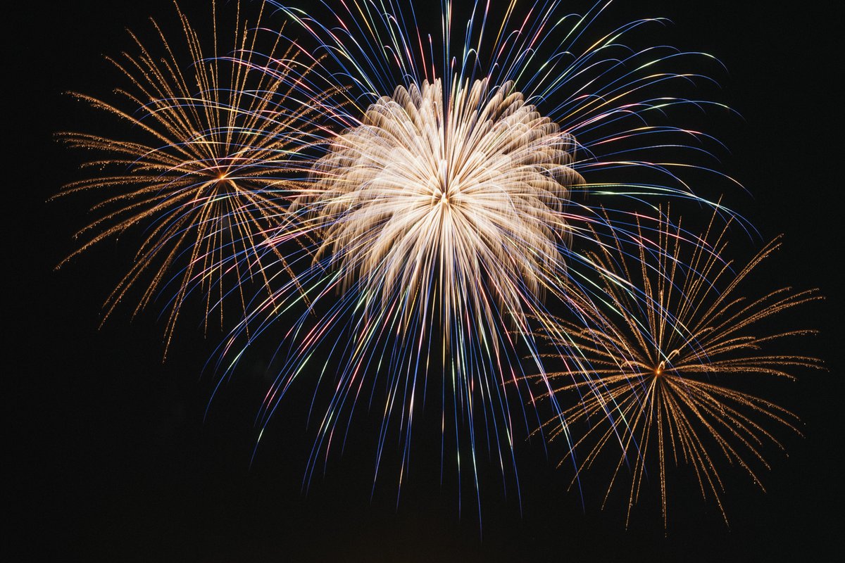 ipugger's tweet photo. こないだ撮った花火🎆 https://t.co/1rWqBrW9aw