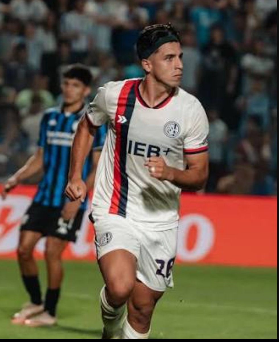 DiegoPaulich's tweet photo. 🚨 Atento #SanLorenzo
Lo conté en #DigamosTodo en @picadotv_
Sporting Gijón de la Segunda de España hizo una oferta por Alexis Cuello por cerca de 2.5 millones de dólares más objetivos.
La CD la rechazó x insuficiente. https://t.co/dFV2WnYfgy