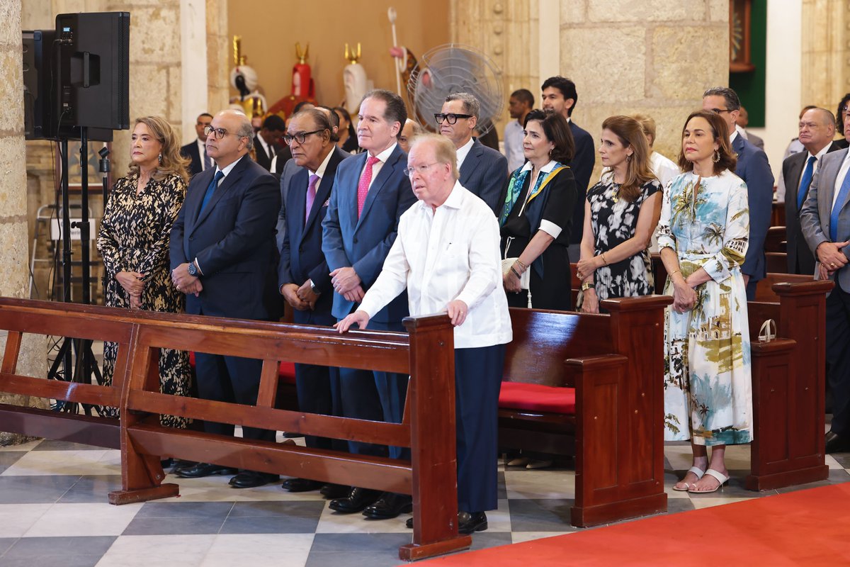 Ligiette's tweet photo. Fue grato acompañar a la familia de @ListinDiario en la misa de acción de gracias con motivo de su 137 aniversario.

Felicito a sus directivos, periodistas y colaboradores por esta trayectoria y les deseo que continúen aportando a la sociedad dominicana con responsabilidad y vocación de servicio.
