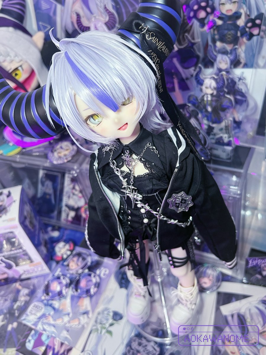 Shizukoyokai's tweet photo. ラプ様新衣装の髪と概念コーデ
あとおしゃぶりです

髪、カスタムヘッド、レジンアイ、おしゃぶり全部僕が作りました૮₍  *͈ᴗ͈ˬᴗ͈₎ა ෆ   
#laplus_great 
#laplus_artdesu https://t.co/IGGkgPwN2h