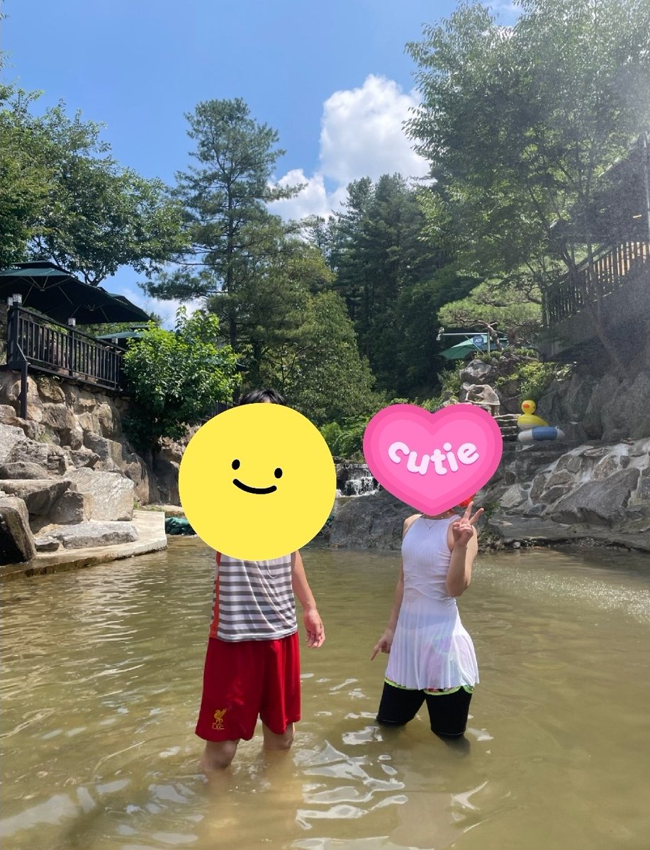 Nanaca6ev's tweet photo. 渓谷、涼しかったー！

今年に入って一番暑い日だったらしいけど、渓谷で水遊びして、バーベキューして、日々の煩悩を洗い流しました♪

　さて、今週はいつ🍸に行こうかな~って、もう考えてる。
全然煩悩を洗い流せてないじゃないか！😂 https://t.co/gzW1vrHrru