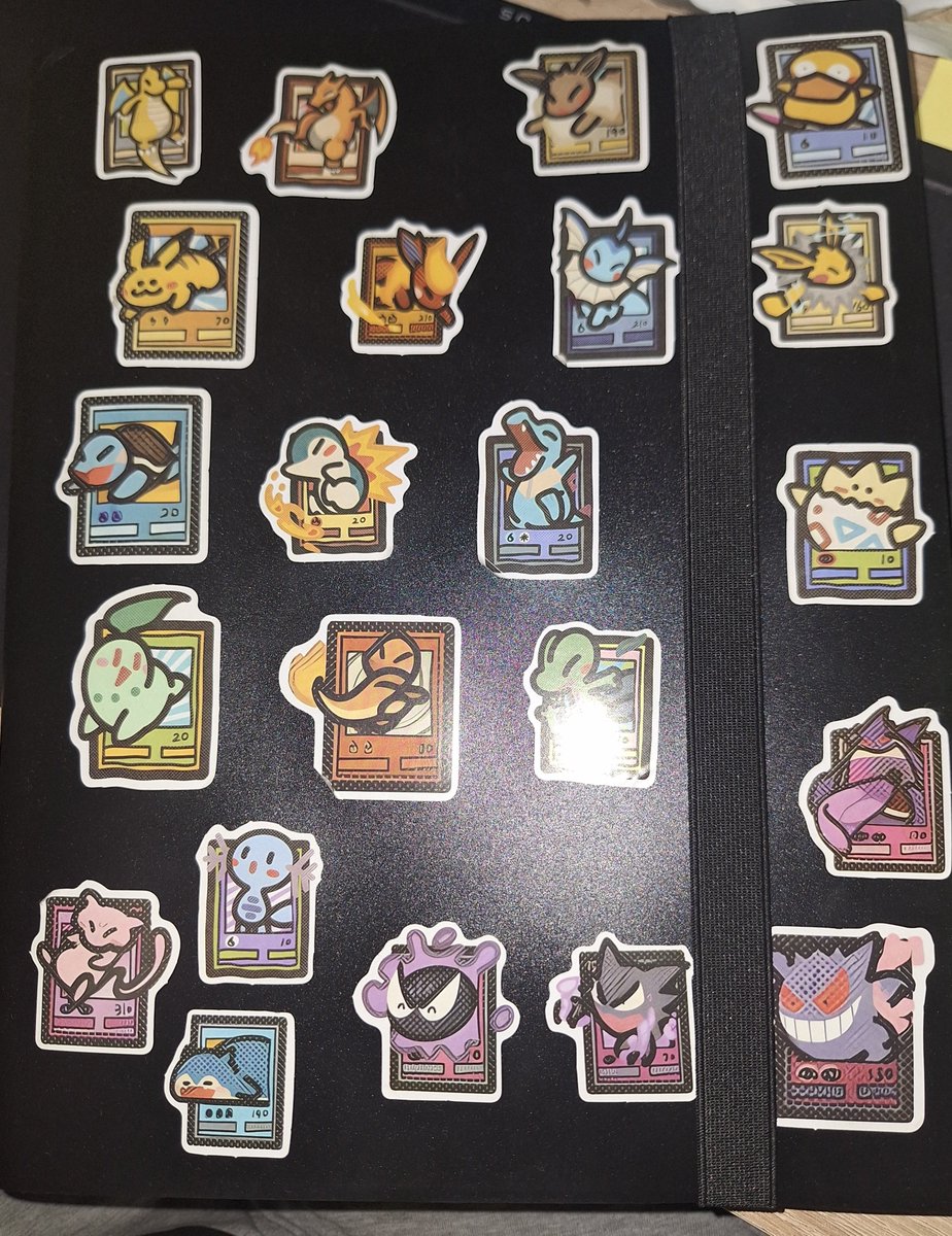 hectoor_pm's tweet photo. Soy el único al que le encanta customizarse todo? En plan dame pines, dame pegatinas, me encanta expresar mis gustos y que los vea todo el mundo yipeeeee https://t.co/hDE1ItcZsR