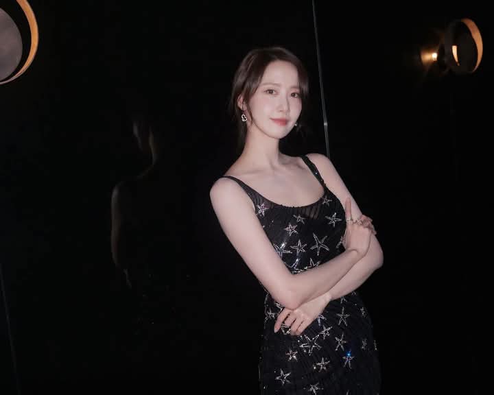 heni__lim95's tweet photo. 260731 YoonA - The 5th Blue Dragon Series Awards Red Carpet

#YoonA #윤아 #ยุนอา #LimYoonA #임윤아 https://t.co/kfk96AOlFP
