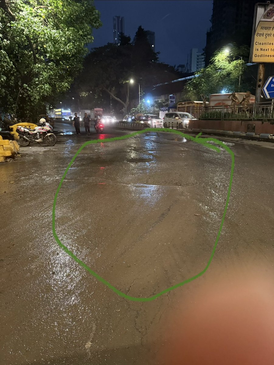 kiranpritee's tweet photo. @dev_fadnavis Nath Pai road and BPT road towards Atal Setu. I’m very bad condition. ⁦@mybmc https://t.co/r9XlOeCQmo