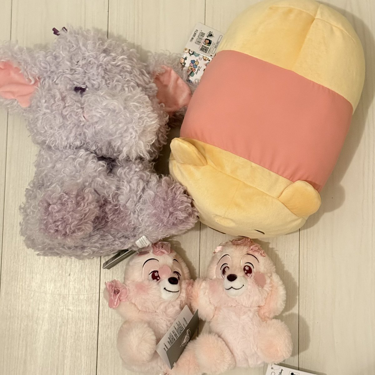 uminootorihiki's tweet photo. 【交換】
ディズニーストア　夏祭りくじ

譲　
ミニーショルダー、三人の騎士ショルダー、シュパット、スティッチ・ズートピア・トイストーリーのスマートボール景品、ズートピアフィギュアなど

求
ハンディファン>ナイトウェア(1:3)、ハンギングポーチ、ポケッタブルバッグ、キャリー(1:10)、その他 https://t.co/FPiYjMehOZ