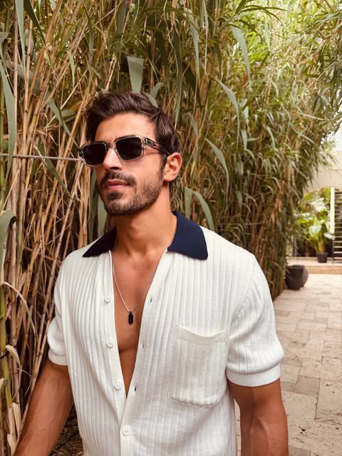 noorrturk's tweet photo. -
إمين من حساب انستغرام 

لا شيء إضافي. فقط الزوج المناسب 🖤

#Emingünenç #araftadizi #arafta #merteş https://t.co/GNsTkfplhL