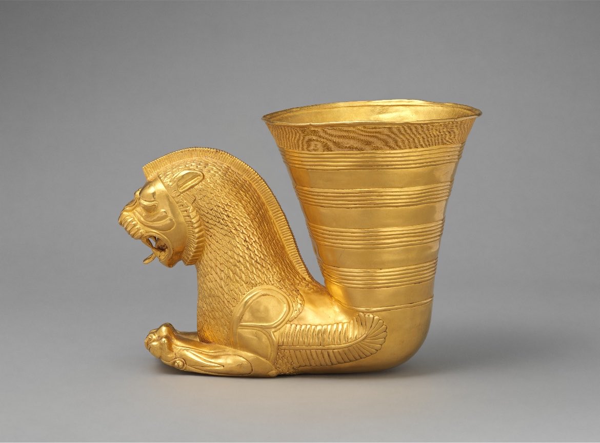 blackym25's tweet photo. 狮形金来通杯
阿契美尼德王朝
Gold Lion‑shaped Rhyton, Achaemenid Dynasty https://t.co/r6ADp9Qpcz