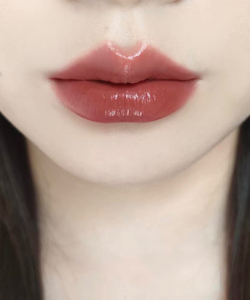 bellopxmeng's tweet photo. จัดอยู่ในหมวดลิปติดท๊นนนนนนนในราคาร้อยกว่าบาทให้ Maybelline เลยทนโคตร ขนาดหมอฟันยังทัก ถูแล้วถูอีกยังสเตนแน่นเหมือนนเดิม เพิ่มเติมคือทาสี 62 แล้วหน้าขาวมาก￼

#MrKillSeriesEP5 #วิมานอากาศEP2 #ซอโซ่ล่ามธีร์ปิดกล้องแล้ว #รักสุดใจนายแฟนบอยSeries https://t.co/0uL124bWJa