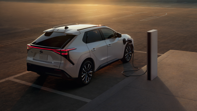 KFardoost's tweet photo. Everyday Electric Confidence Returns for 2027 with #Toyota bZ #ToyotaEmployee https://t.co/FEnHKZFdLw https://t.co/kopqBwdO2W