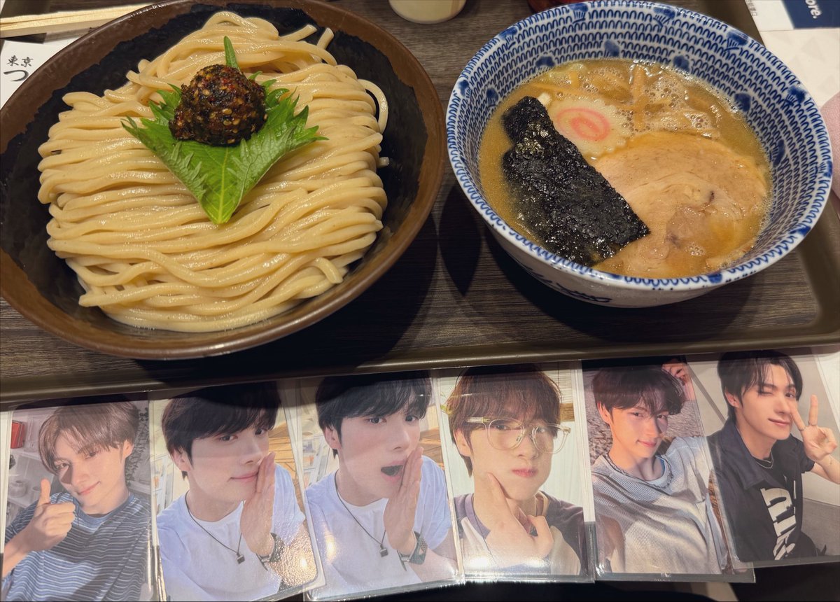 3i2i33's tweet photo. SODA SODAリリイベinダイバーシティ‼️まさかの視界不良でしたが周りの42ちゃんと盛り上がれて楽しかったし、何より今をときめくつあすくんに無料でご対面させていただけて大感謝だよ　あとお台場の夜景、煌々としててだ〜いすきなので癒された　またすぐ会える気がする❣️⬅️さすがにネ申トレカ https://t.co/emMBs9H75f