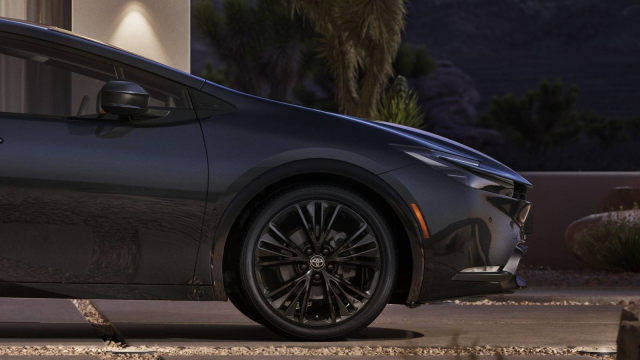 KFardoost's tweet photo. Fast, sleek, cheap and 50 mpg: The #Toyota Prius is still the hybrid to beat. #ToyotaEmployee https://t.co/iViLKN0l65 https://t.co/0OEI2kNnLv