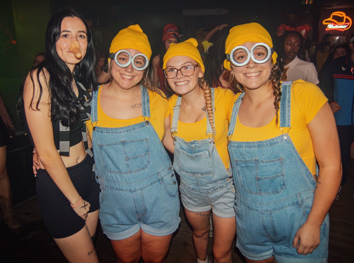 dustyarmadillo's tweet photo. Join us for Halloween Brunches of Fun Day! Brunch, mimosa, and the ultimate sing along! Brunch menu and specialty drinks will be available for purchase. Ticket includes admission, entertainment &amp; party favors.
Sunday October 18th, Doors at 10 AM | 21+ Welcome https://t.co/wTvMgypMBS