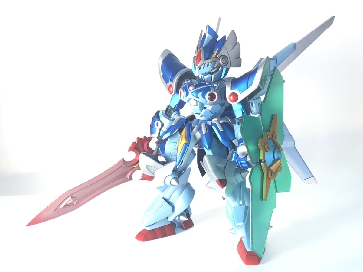F_bear_kotko's tweet photo. LBX「フルアーマー騎士オーディーン」

「三種の神器」を身にまとったオーディーン。

オーディーン大破後回収され、オタクロスにより改修。
オタクロスが子どもの頃に熱狂した作品を元にして作られたLBX！

#ダンボール戦機
#LBX https://t.co/MR2U2JTesn