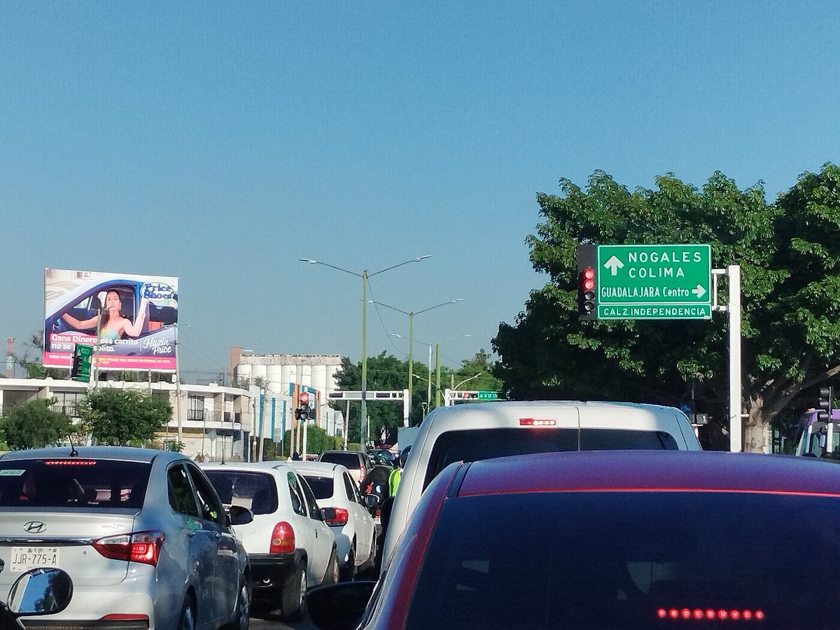 alponch80's tweet photo. Hola @AgenciaAMIM  algo pasa con los semáforos de avenida Washington y Calzada Independencia, parce ser que es la sincronización. Saludos y gracias https://t.co/yZnYR0YHa8