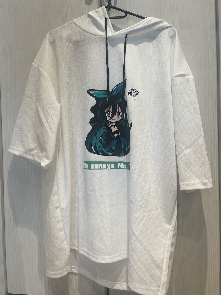 krotosanaya's tweet photo. テストでアイロンプリントしてみた！印刷は背景間違えて黒くしちゃったり印刷範囲とか改善点あるけど、シャツにくっつけるのは思ってたより綺麗にできた！

沢山やるとしたらファンクラブの飼い主継続プレゼントか、ファンクラブ限定販売にするか悩んでる🤔 https://t.co/h1PnFP9N7z