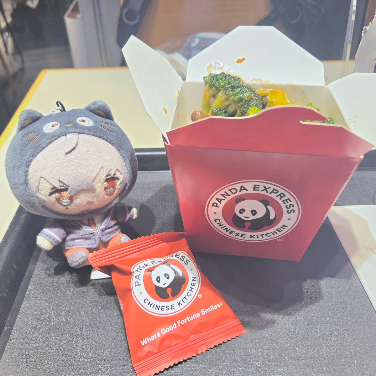 kb_39mic's tweet photo. panda with leomates🐼🧡

#久我レオタグ https://t.co/8V8FjXgUgu