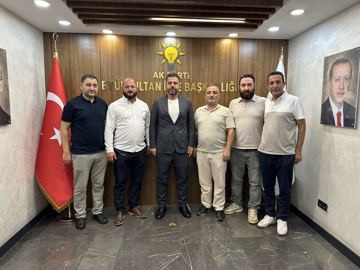 eyupilceakparti's tweet photo. AK Parti Eyüpsultan İlçe Başkanlığı

Çırçır Mevlana Camii Derneği Yönetimi ile Defterdar Mahallesi Güzelleştirme Derneği Yönetimi, İlçe Başkanlığımızda Başkanımız @Muhmmtvanlioglu’nu  ziyaret etti.

Nazik ziyaretleri ve samimi sohbetleri için teşekkür eder, çalışmalarında başarılar dileriz.

#HerMahallesiyleEyüpsultan