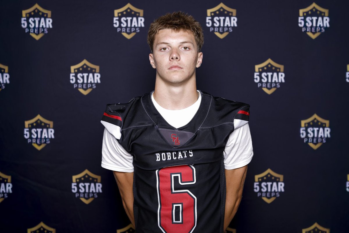 5StarPreps's tweet photo. QB1s GLANCE FOR 2026
Dive into the area’s top QB1s for the 2026 season - from the big-time commits to the up-and-comers. 

THE READ ▶️ https://t.co/BpQzKza5LU https://t.co/gIte32PgFr