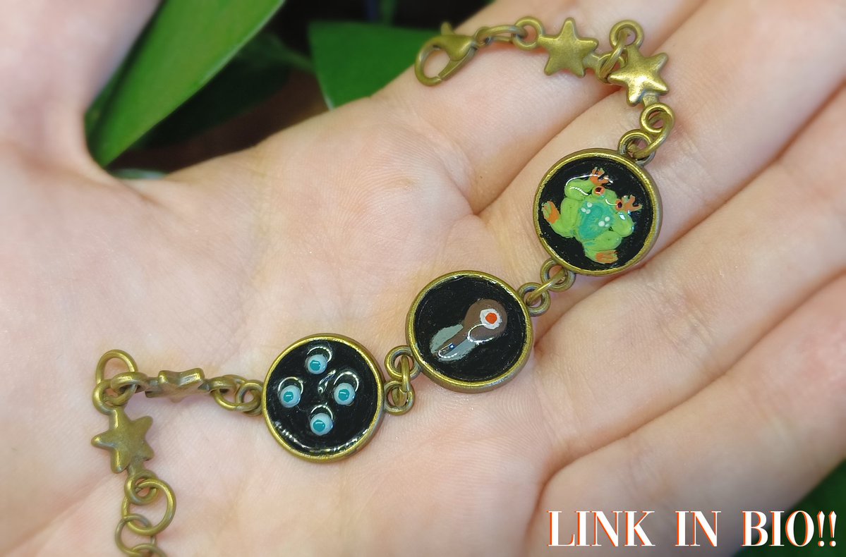 lonipacs's tweet photo. Frog life cycle bracelet!! https://t.co/OVLxym7ZAX
