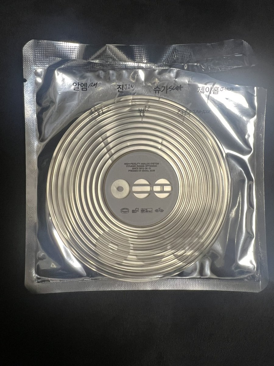 show_jk97's tweet photo. BTS ARIRANG コースター 交換
VINYL COASTER

【譲】 SUGA ユンギ
【求】 RM ナムさん

郵送交換📮でお願いいたします

お気軽にお声掛けください🙇‍♀️

#BTS #BTS_ARİRANG  #BTS交換 https://t.co/hdyc5fDoT7