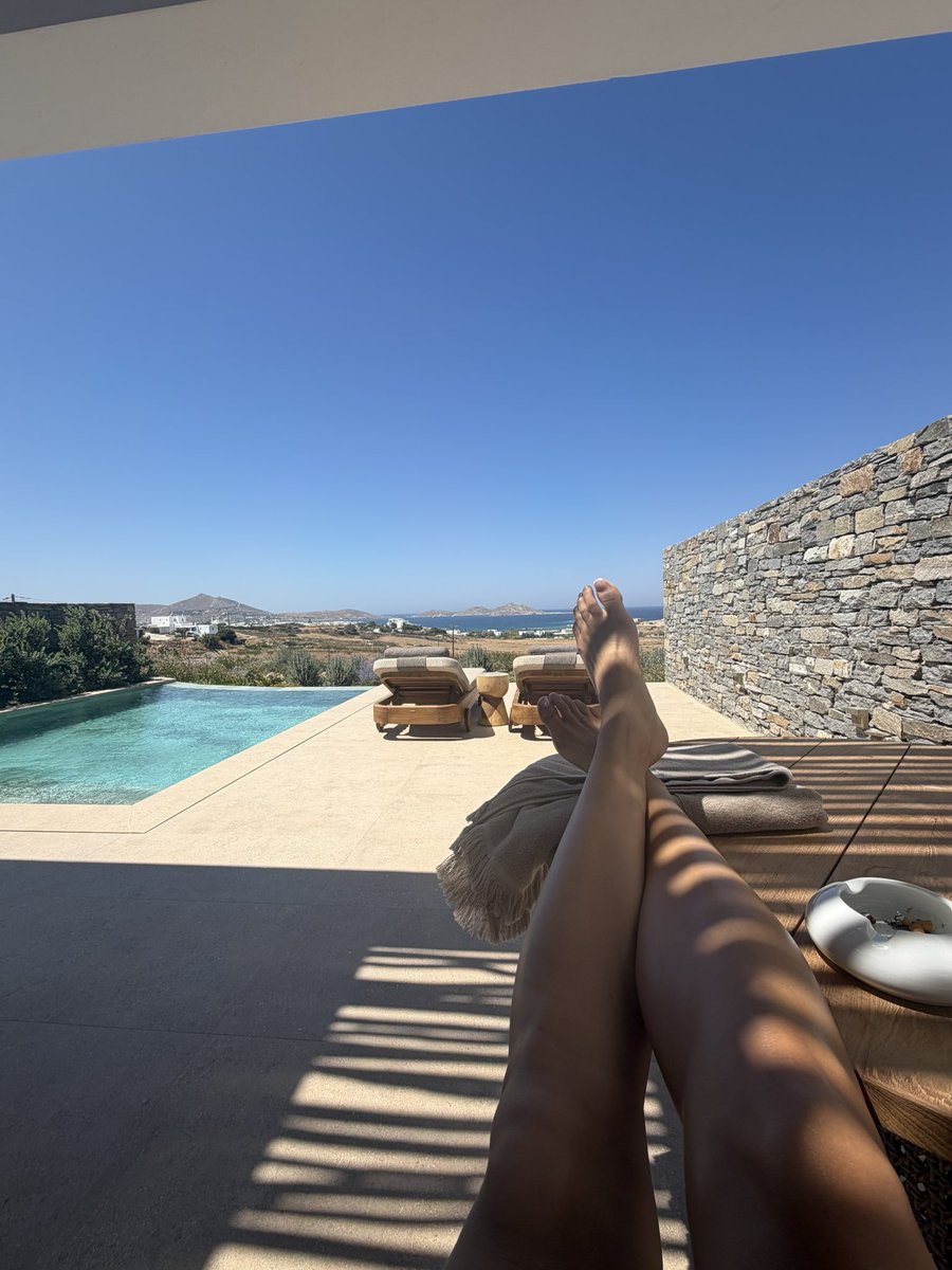 Cassie_Ibiza's tweet photo. La vie est belle 💕 https://t.co/mP7d5UPpCt