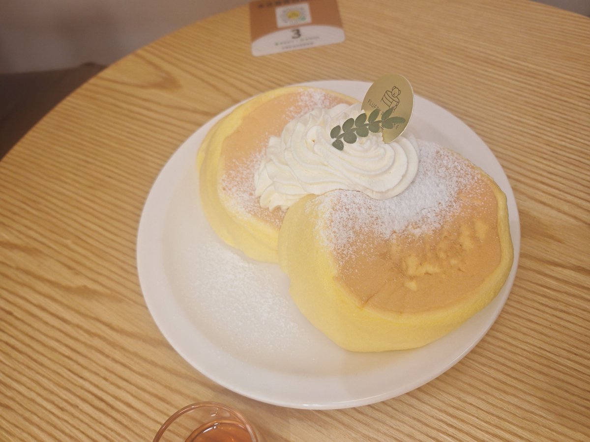 SandhalaSunny's tweet photo. Just had the most fluffy matcha soufflé at that new café downtown! Creamy center, earthy notes, and not too sweet—10/10 would bring my friends back tomorrow! https://t.co/Mq4dG1JyTA