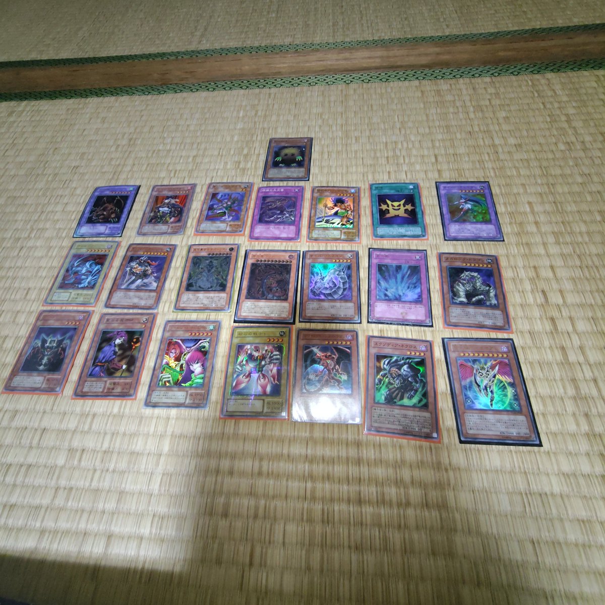Bee_k_cycle's tweet photo. 実家にて、母親が倉庫から見つけた遊戯王カード…これはお宝🪎

#遊戯王 https://t.co/64bT88injG
