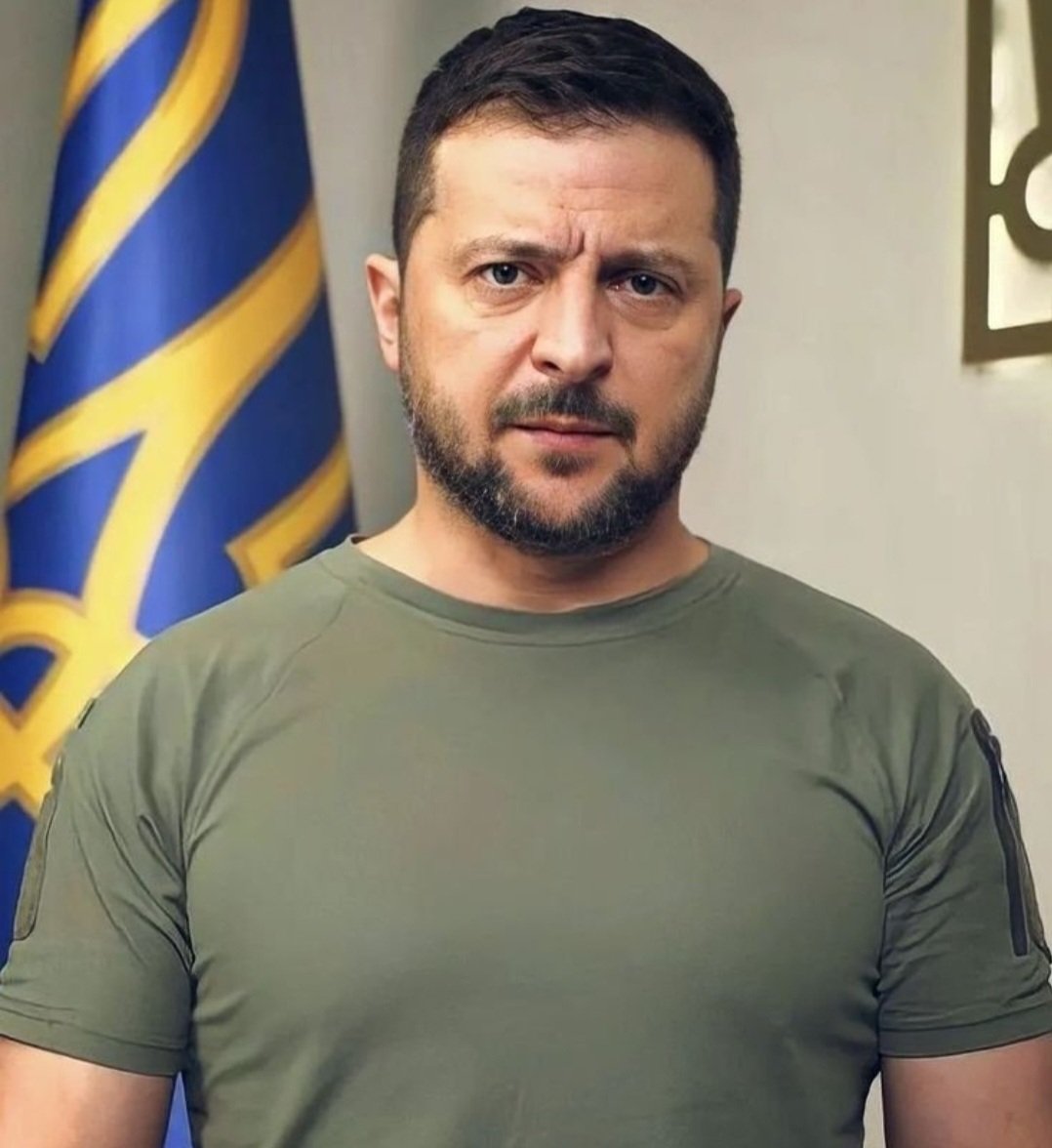 China_hp1's tweet photo. 🚨What do you think about him?🇺🇦⁉️

A) A Strong Leader  

B) An idiot https://t.co/rH00g0gXYd