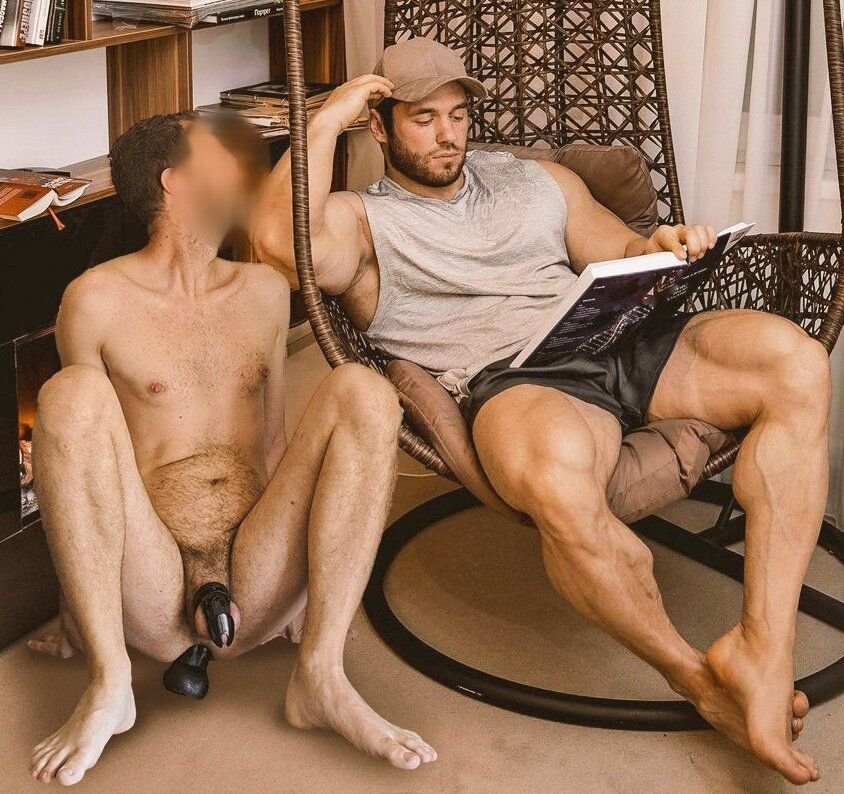 RealPussyMaker's tweet photo. Difference of how Real Men and subs spend free time.
I relax. Reading a book, watching TV...
You keep training to be a better sub. https://t.co/E0kUuxZDJr