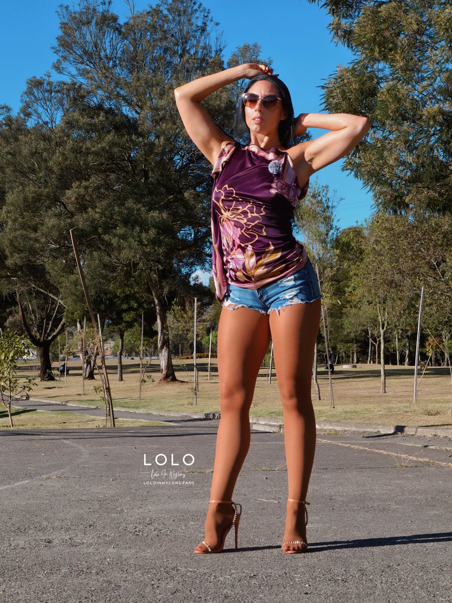 loloinnylons's tweet photo. POV: It’s a summer date night with me!—shiny pantyhose hugging my legs, denim shorts, and those dangerously high heels 👠. Ready to steal a few stares and make the night unforgettable 👀 😍? https://t.co/0iAupRYlVr