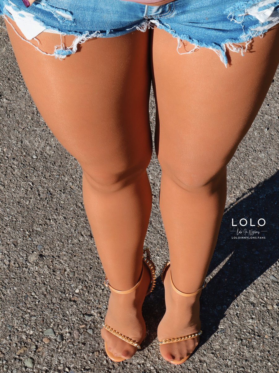 loloinnylons's tweet photo. POV: It’s a summer date night with me!—shiny pantyhose hugging my legs, denim shorts, and those dangerously high heels 👠. Ready to steal a few stares and make the night unforgettable 👀 😍? https://t.co/0iAupRYlVr