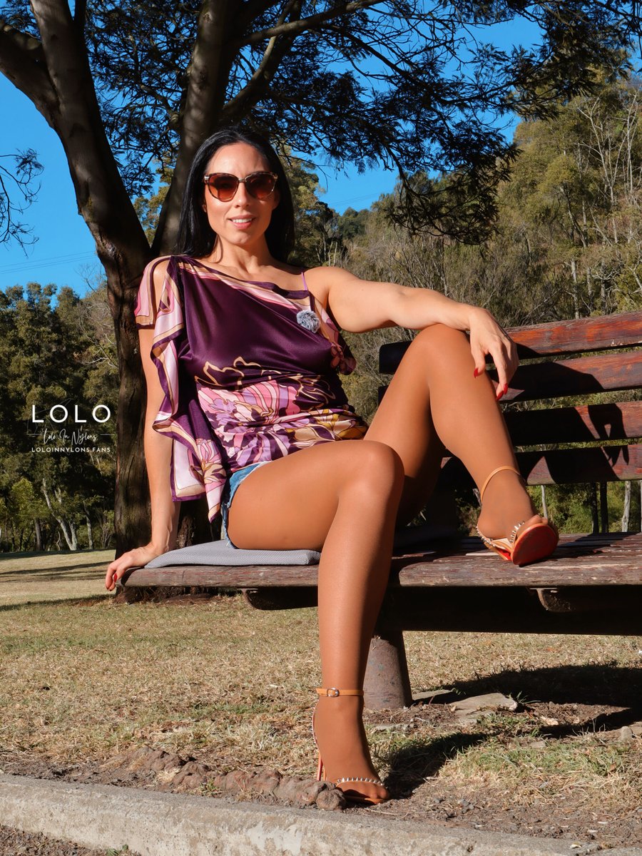 loloinnylons's tweet photo. POV: It’s a summer date night with me!—shiny pantyhose hugging my legs, denim shorts, and those dangerously high heels 👠. Ready to steal a few stares and make the night unforgettable 👀 😍? https://t.co/0iAupRYlVr