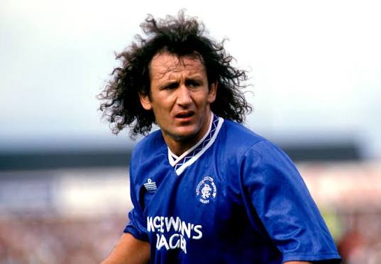 MillwallPhotos's tweet photo. “Coming from Millwall, that was your taters and greens. Going to Rangers, it doesn’t get any better. It’s tradition. The wood panels, the picture of the Queen. What a club. Butcher, Steven, Gough. I was so lucky to play with those boys. I was in awe. I still am” - Terry Hurlock https://t.co/uNMhIBrjNO