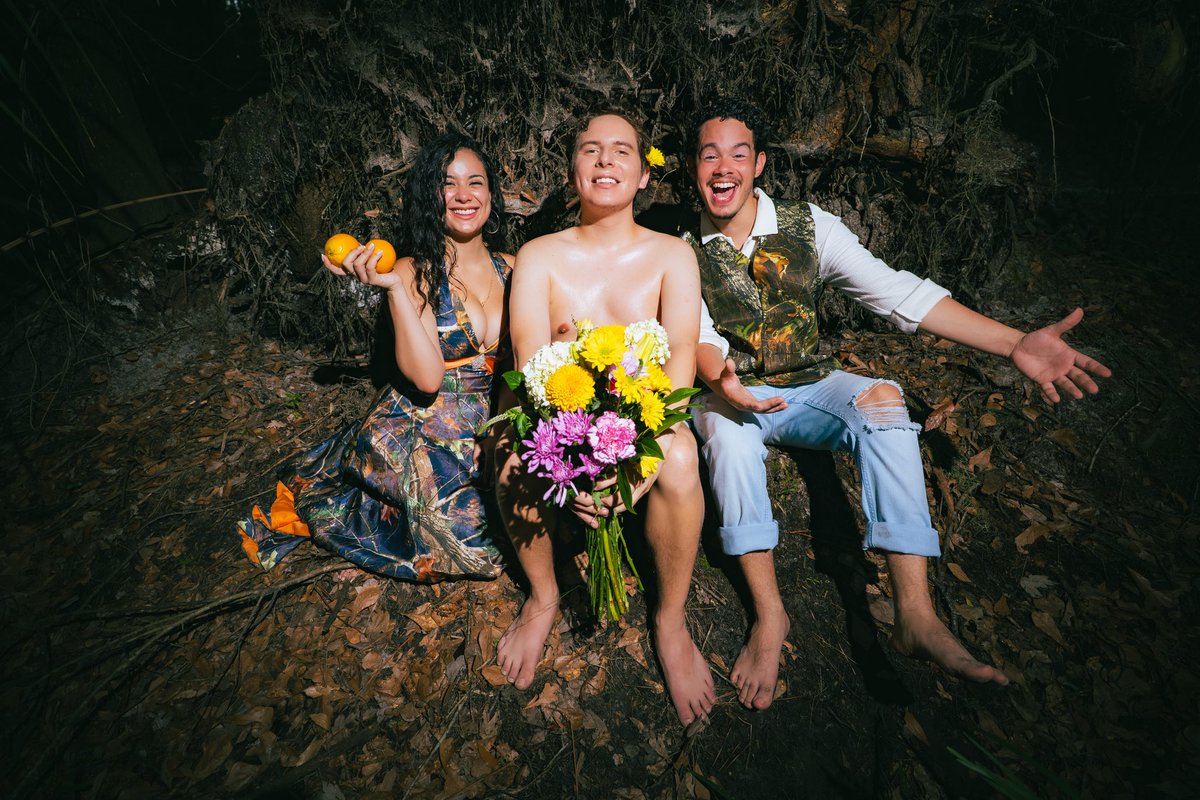 RookieProduct's tweet photo. La Boda del Pantano https://t.co/r5HO7HX0eE
