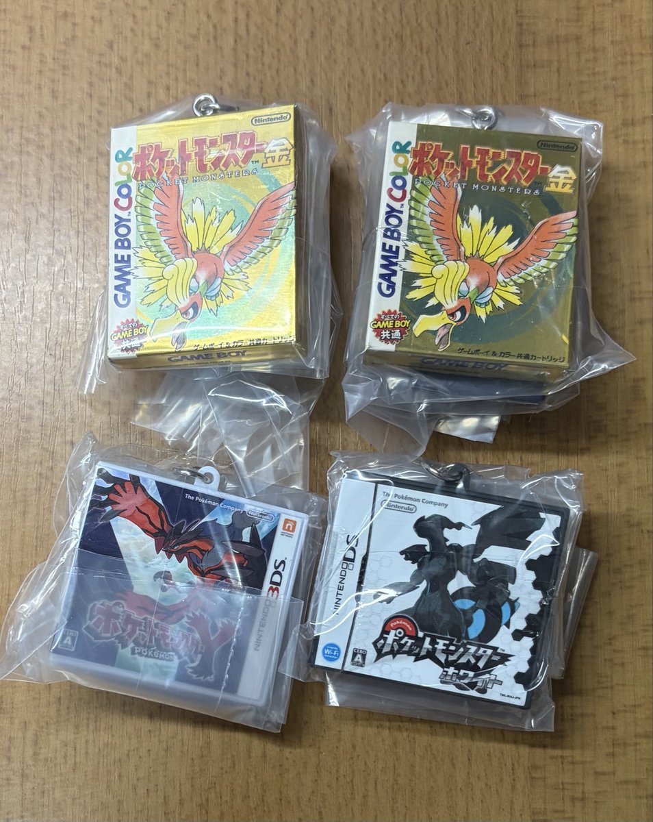 waru669447's tweet photo. 【交換】
ポケモン パッケージ&amp;ゲームカード 
キーホルダーコレクション
【譲】
ゴールド×2、ホワイト、Y

【求】
赤、ルビー、ブラック、サン

都内手渡し
同年代同士で交換希望です。 https://t.co/lPNOWAZfjR
