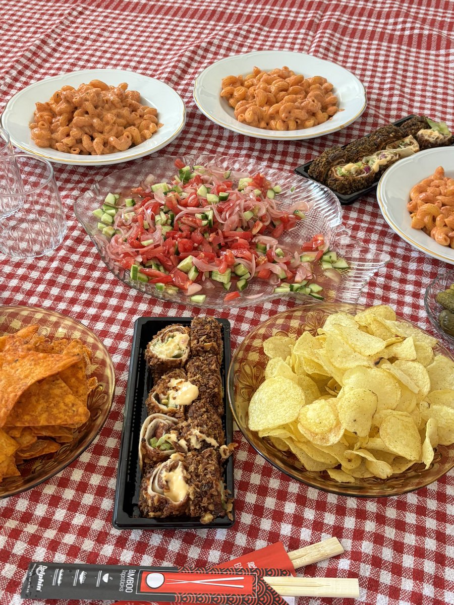 yakamozzzaaa's tweet photo. aynen kanka yazın hiç yemek sarmıyor https://t.co/UAmbnw3wZf