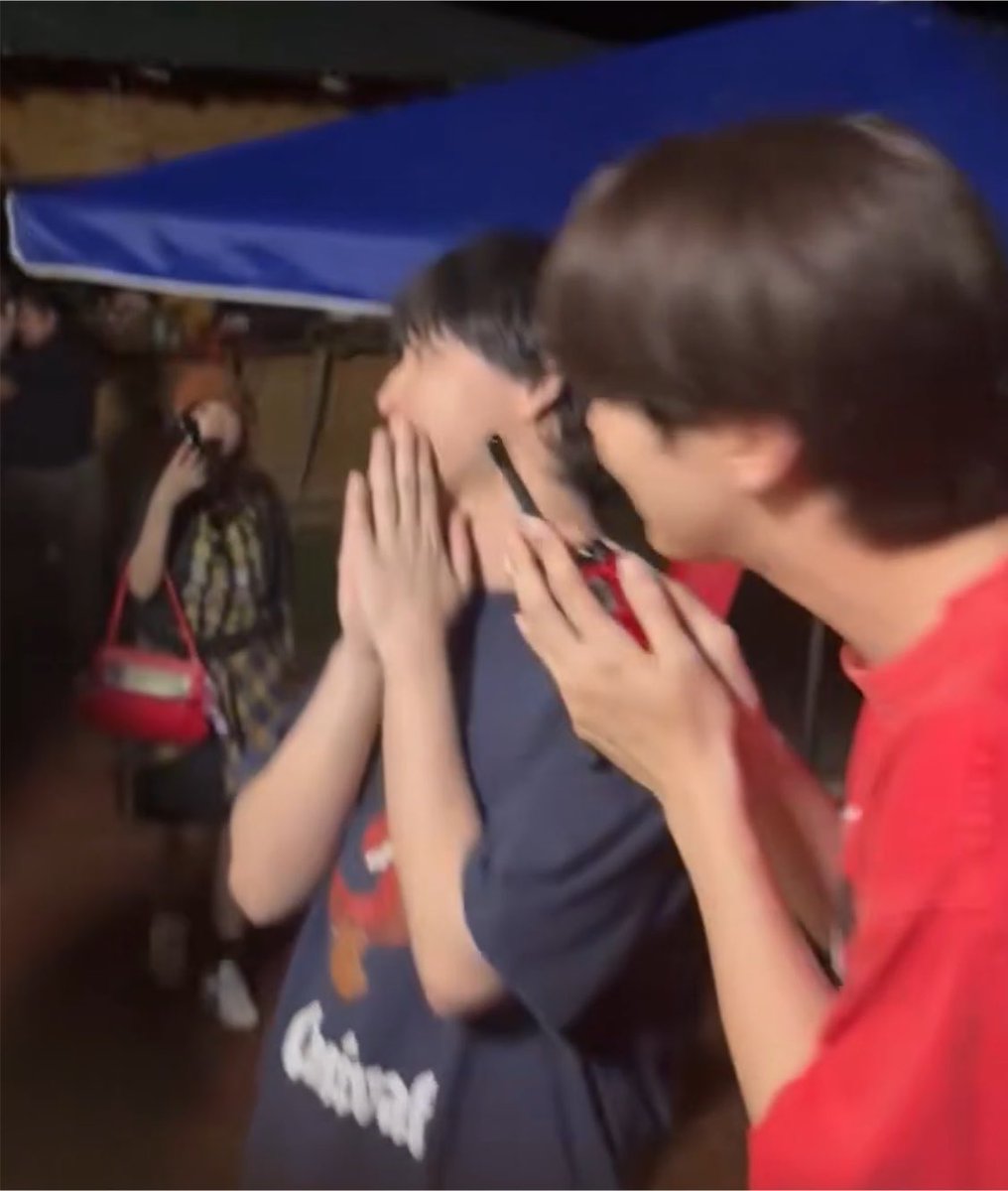 BraverliGun's tweet photo. เจ๊ฝ้ายทำไรอยุ่ ความหวังของนุ ทำไมยังไม่ปล่อยคลิปอีก

BE MY PLAYER TWO LAST Q
 #ซอโซ่ล่ามธีร์ปิดกล้องแล้ว https://t.co/q0MHW5PPex